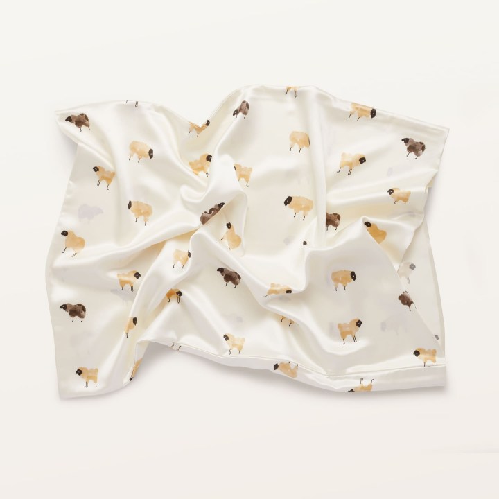 ШЕЛКОВАЯ НАВОЛОЧКА 50Х70_ОВЕЧКИ_2