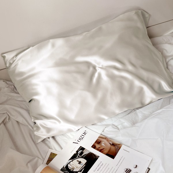 ШЕЛКОВАЯ НАВОЛОЧКА 50Х70 ЖЕМЧУЖНЫЙ 5