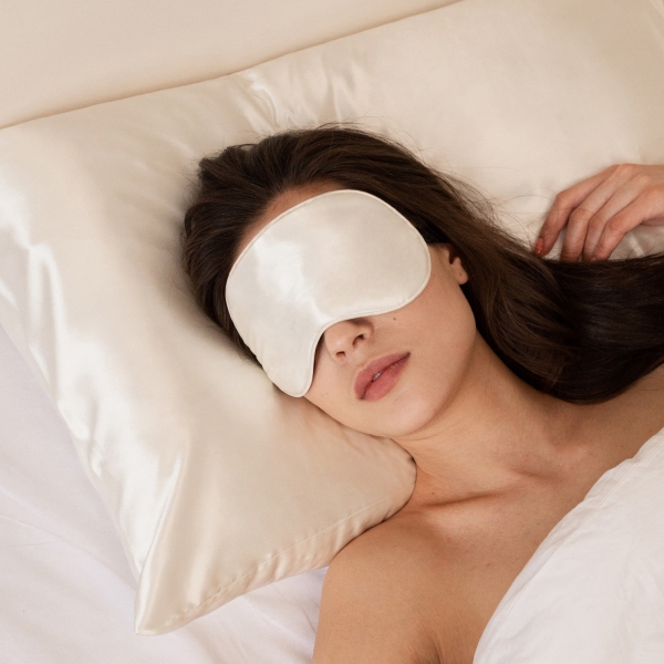 Шелковая маска для сна